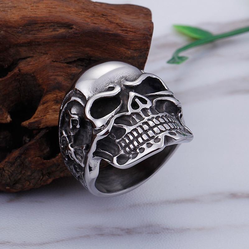 Punk Rock Ring | Skull Action