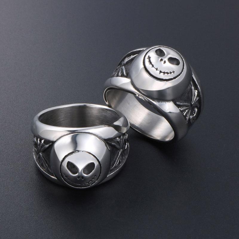 Skull With Ring | Skull Action
