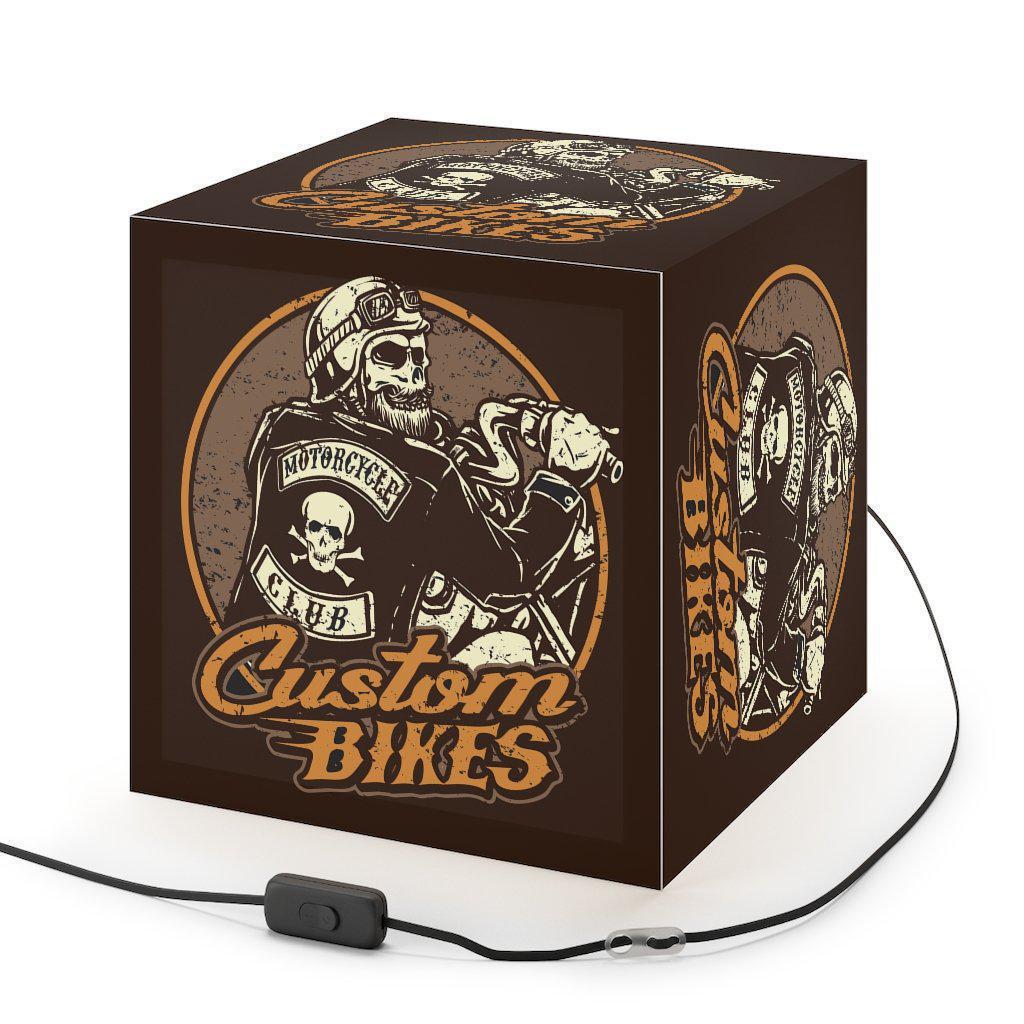 vintage-skull-lamp-relaxing