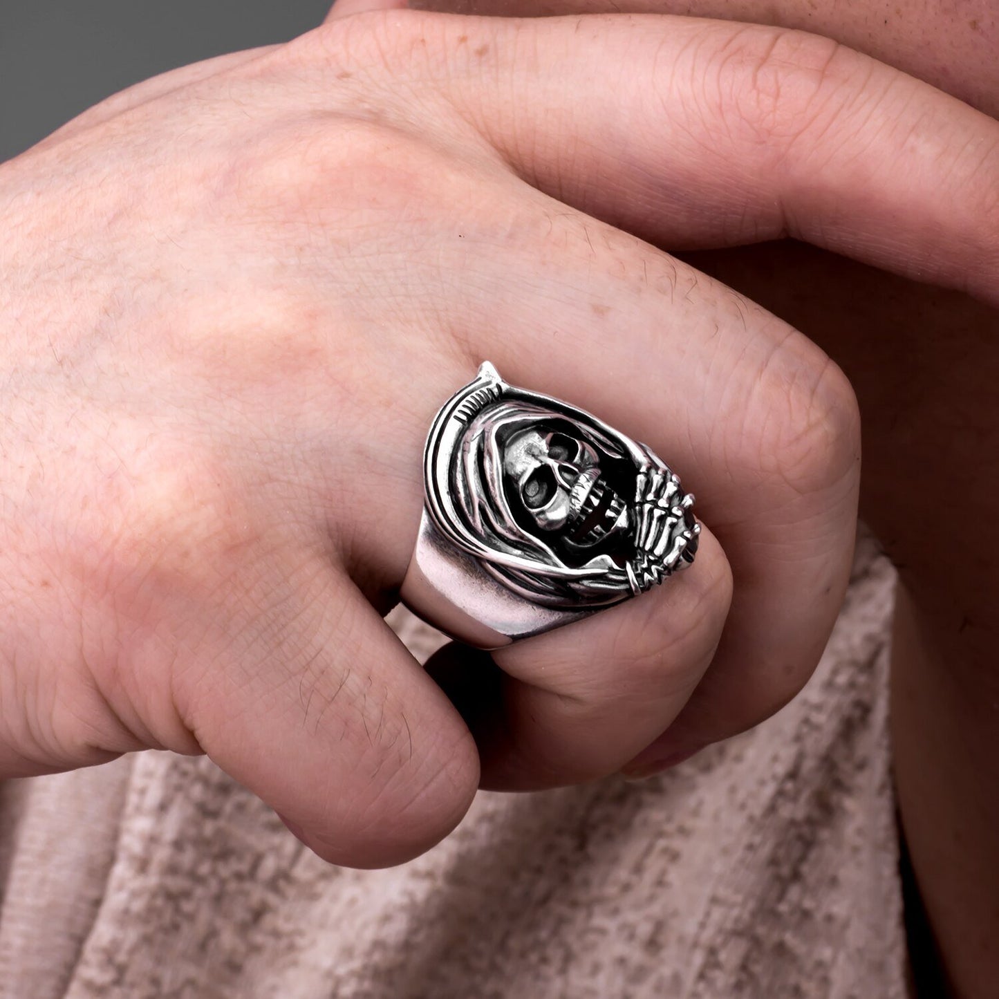 White Reaper Ring | Skull Action
