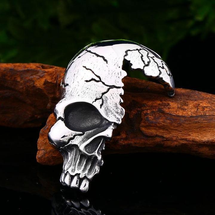 Broken deals skull necklace