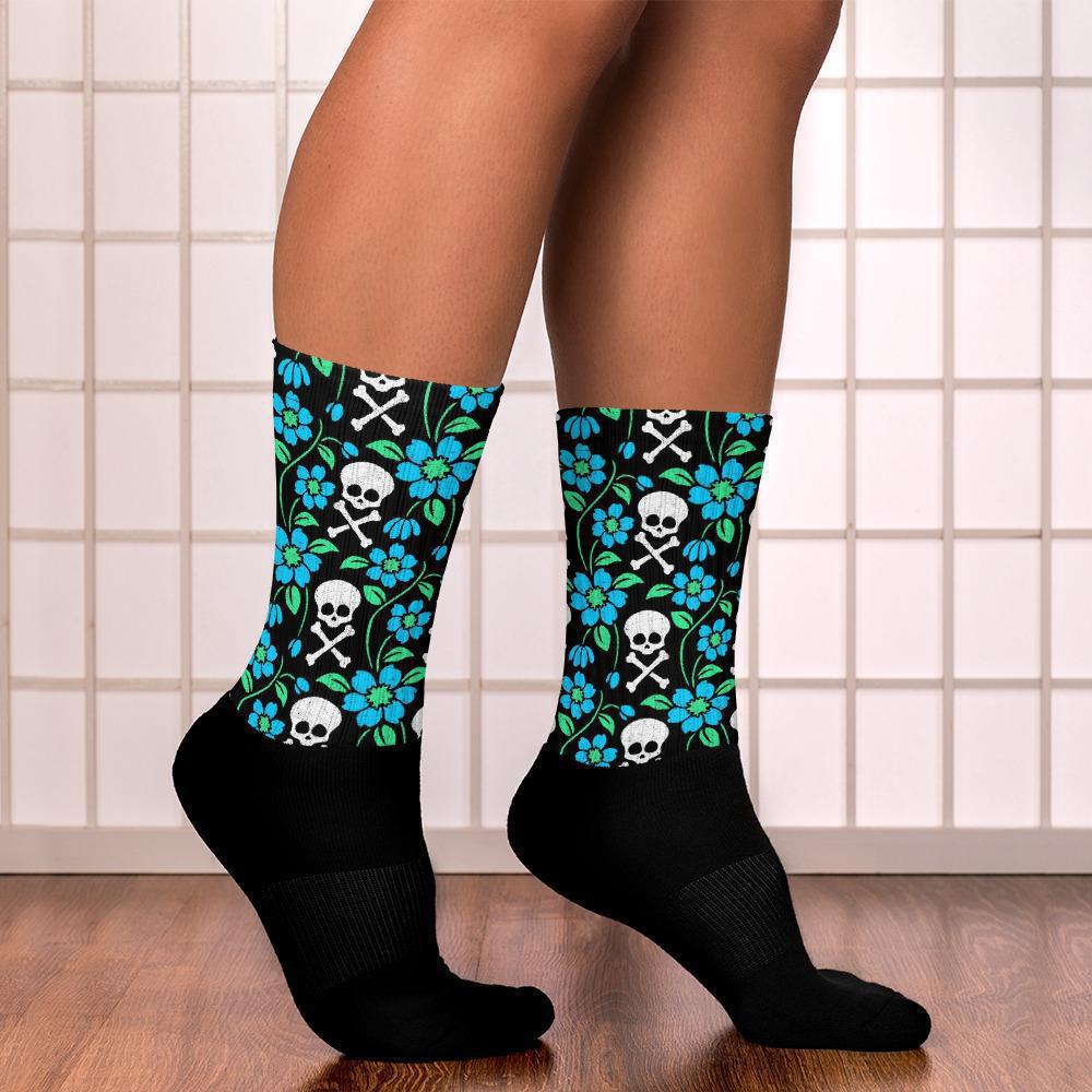 cute-skull-socks-womens