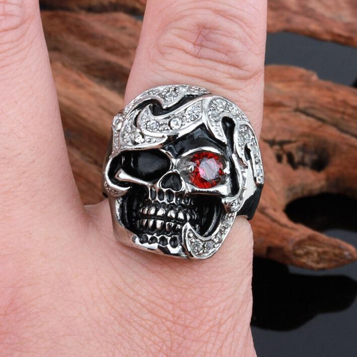 Diamond Eye Ring | Skull Action