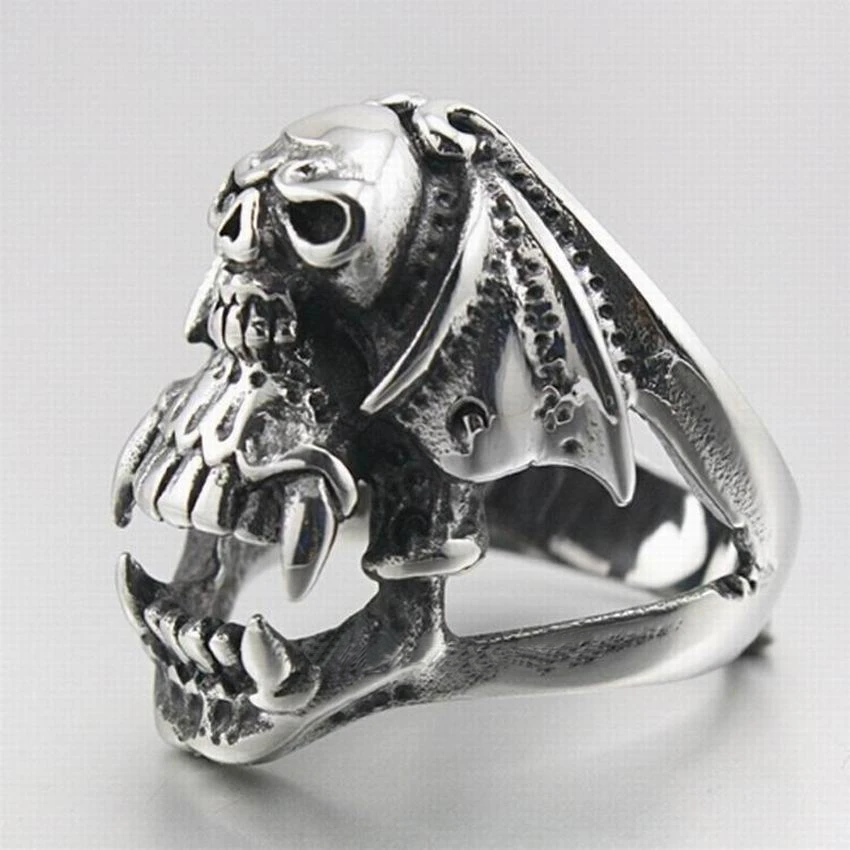 Gothic Ring Design | Skull Action
