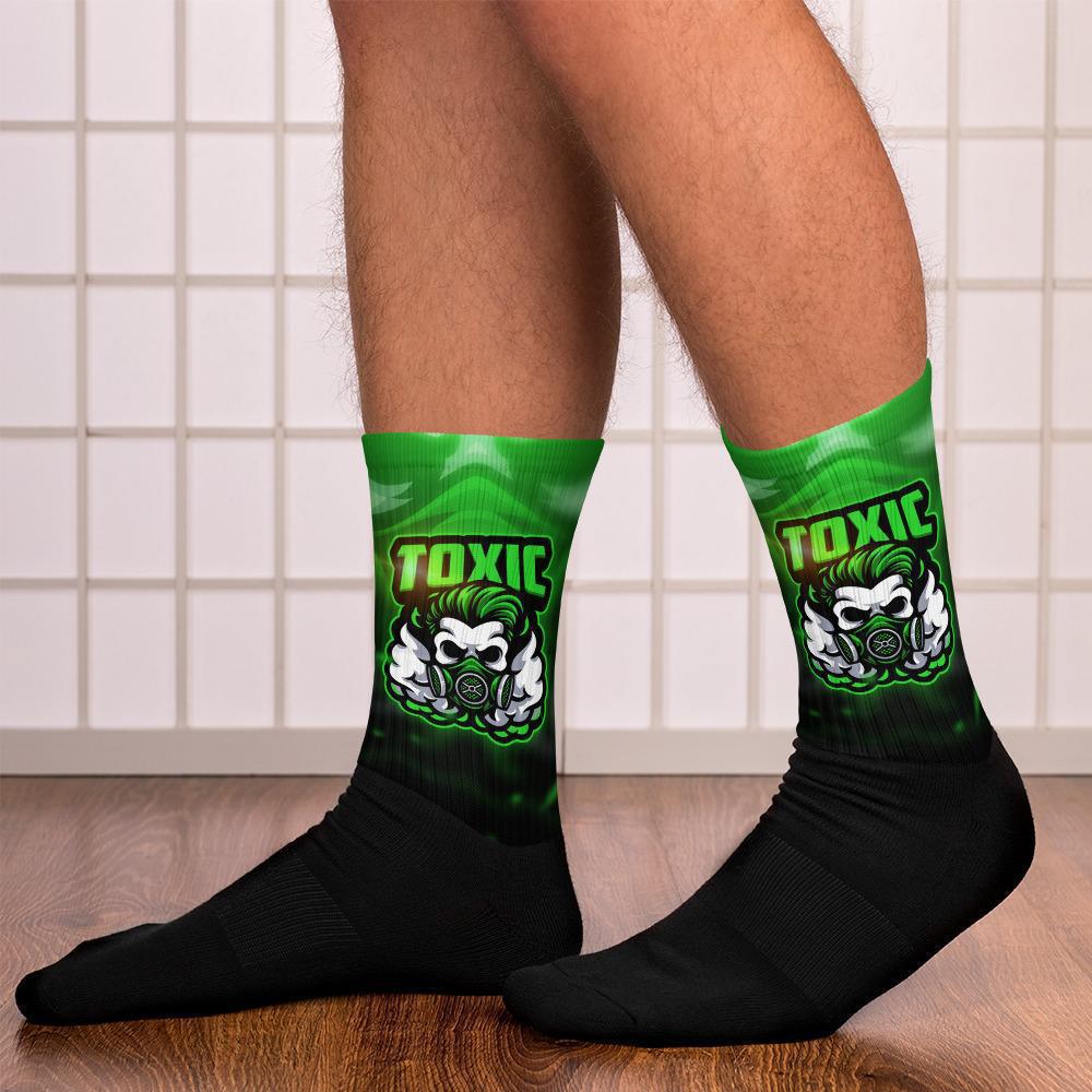 green-skull-socks