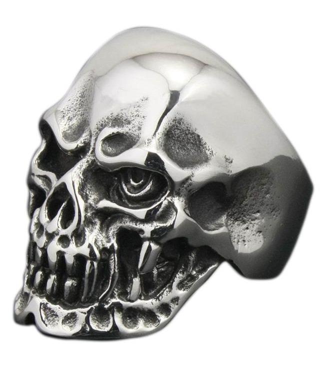 realistic-skull-ring