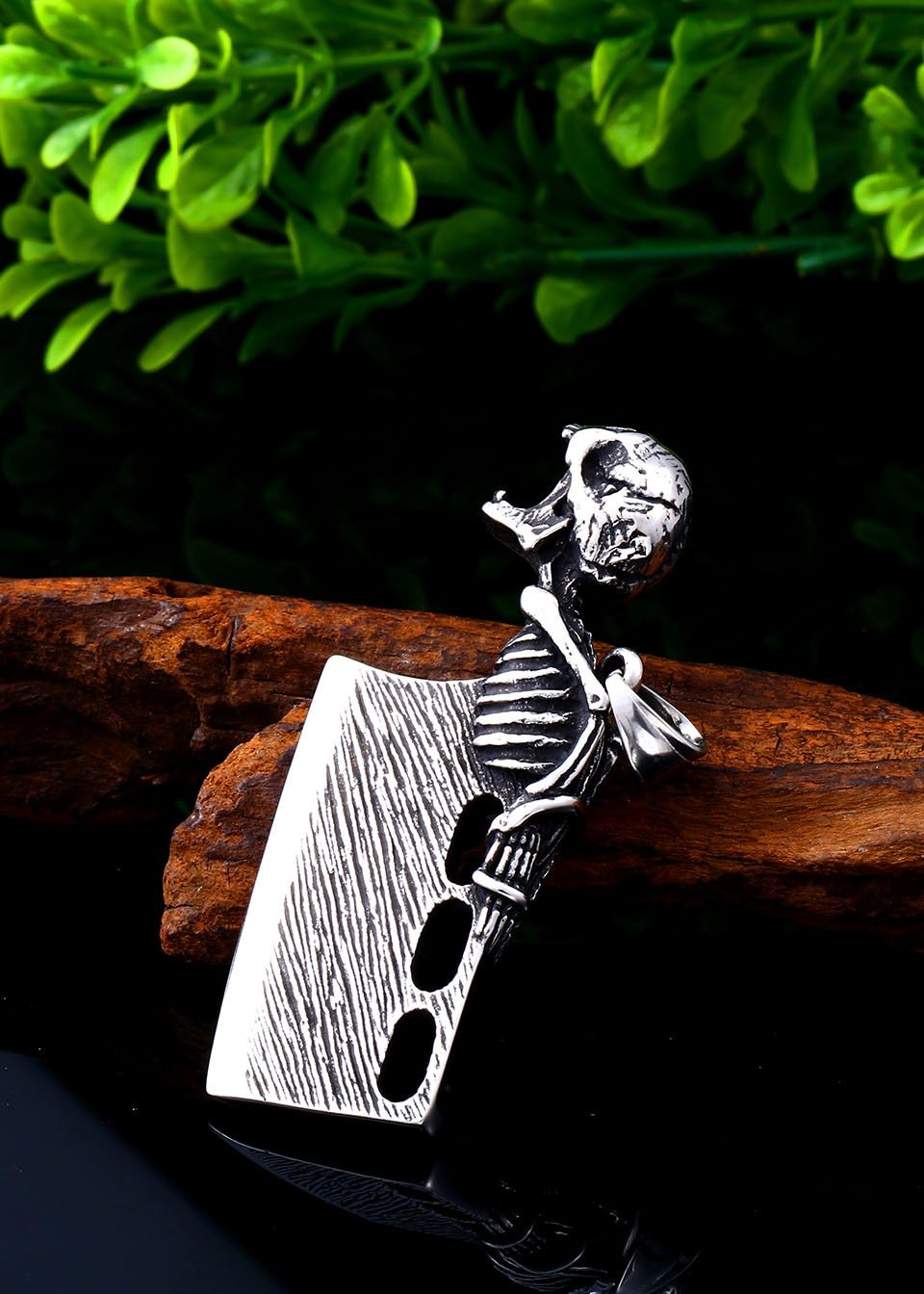 Skull Knife Necklace | Skull Action