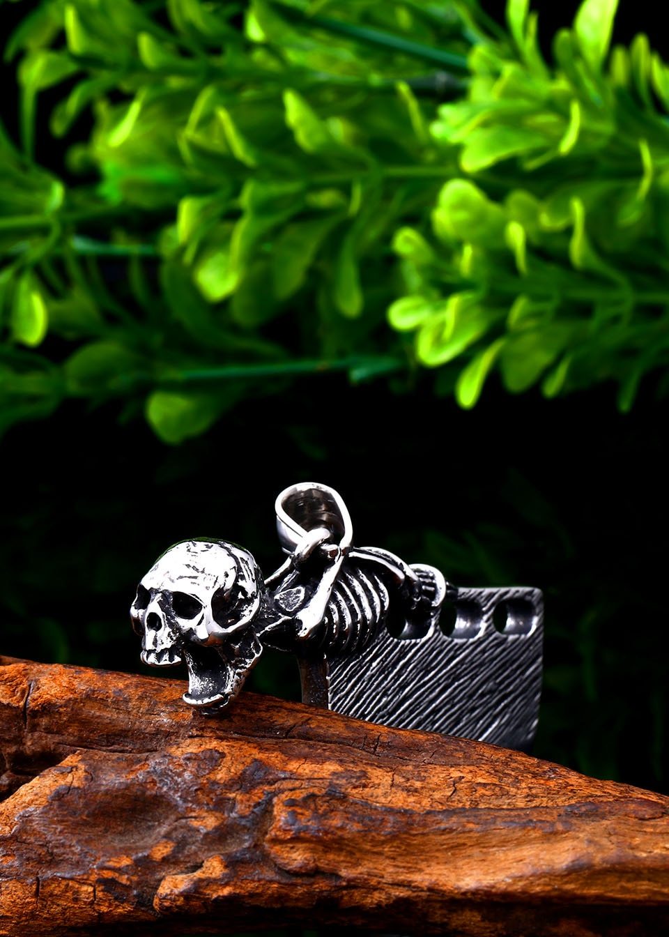 Skull Knife Necklace | Skull Action