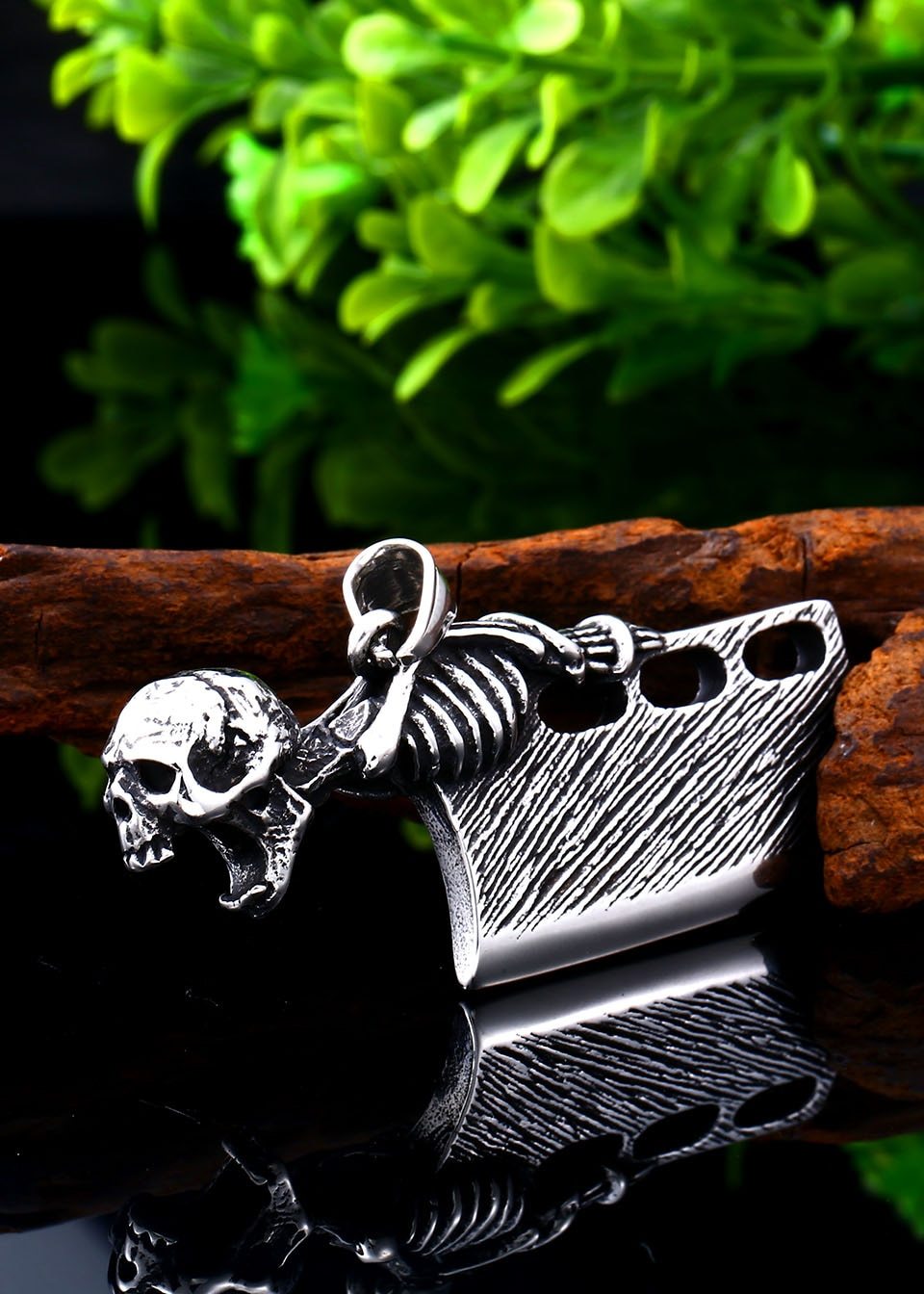 Skull Knife Necklace | Skull Action