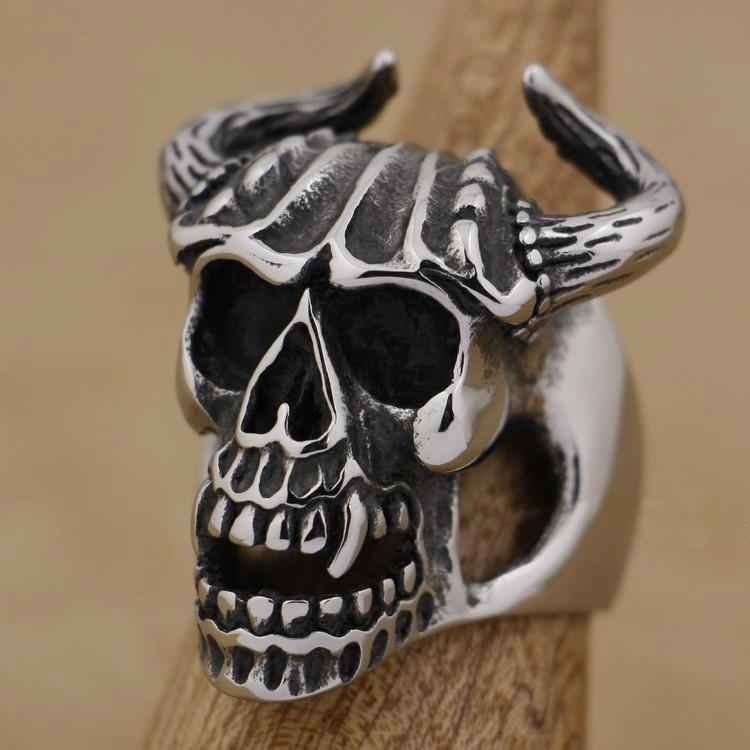 Skull Ring Horned Chief | Skull Action