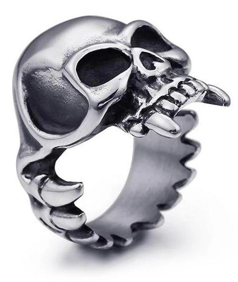 skull vampire ring