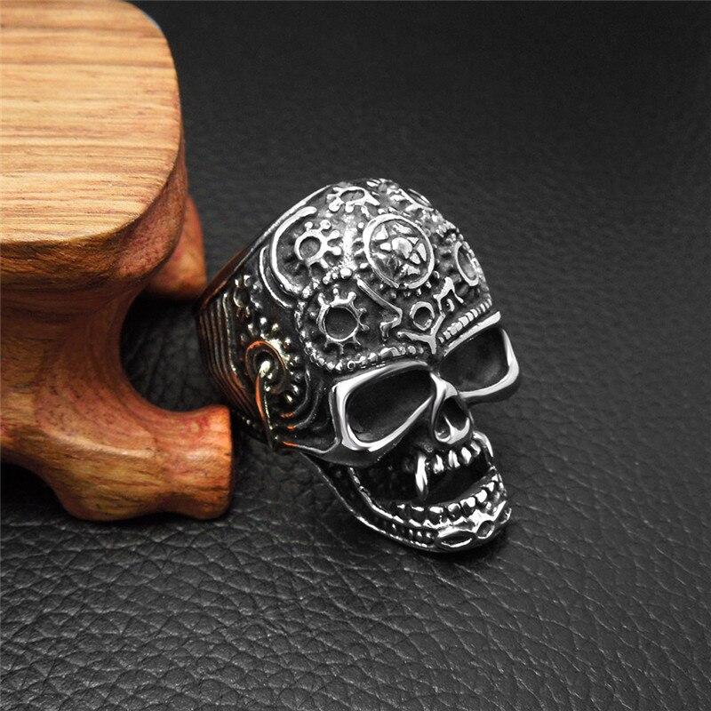 Steampunk Mens Ring | Skull Action